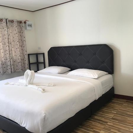 บ้านวิรา ห้องพัก Baan Wira Khon Kaen Esterno foto